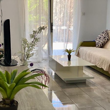 Beautiful Apartment Near The Sea And A Large Private Garden Paphos 外观 照片