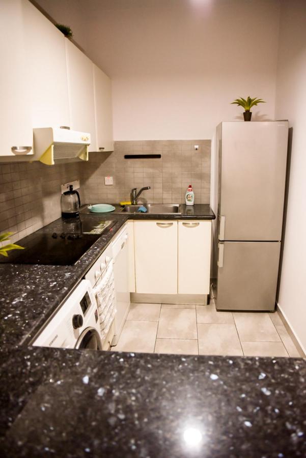 Beautiful Apartment Near The Sea And A Large Private Garden Paphos 外观 照片