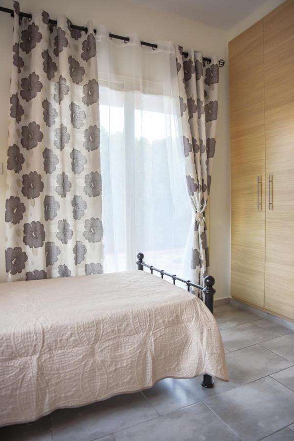 Beautiful Apartment Near The Sea And A Large Private Garden Paphos 外观 照片