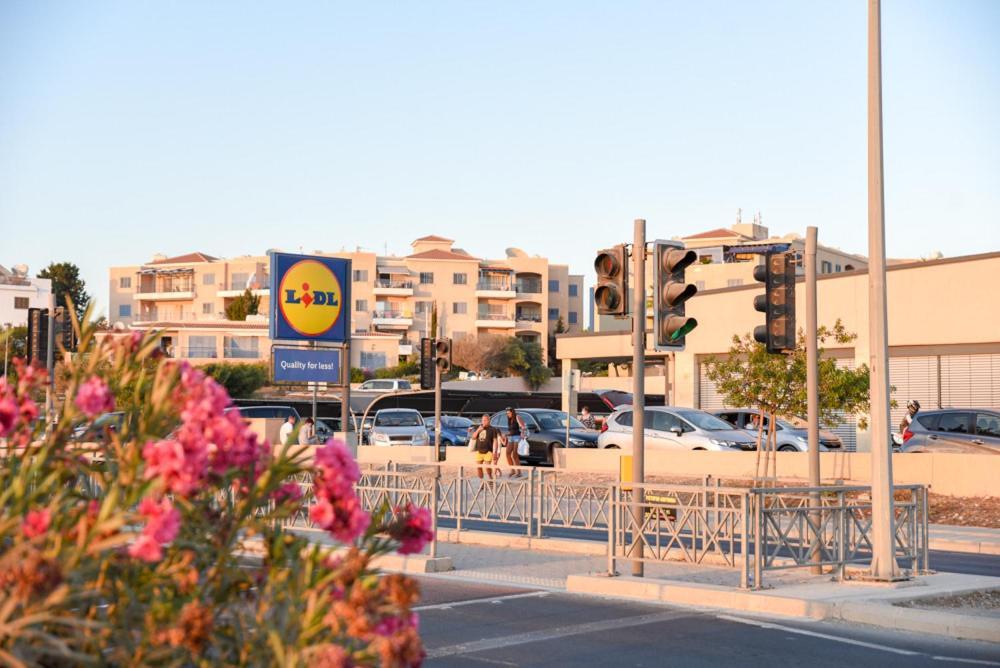 Beautiful Apartment Near The Sea And A Large Private Garden Paphos 外观 照片