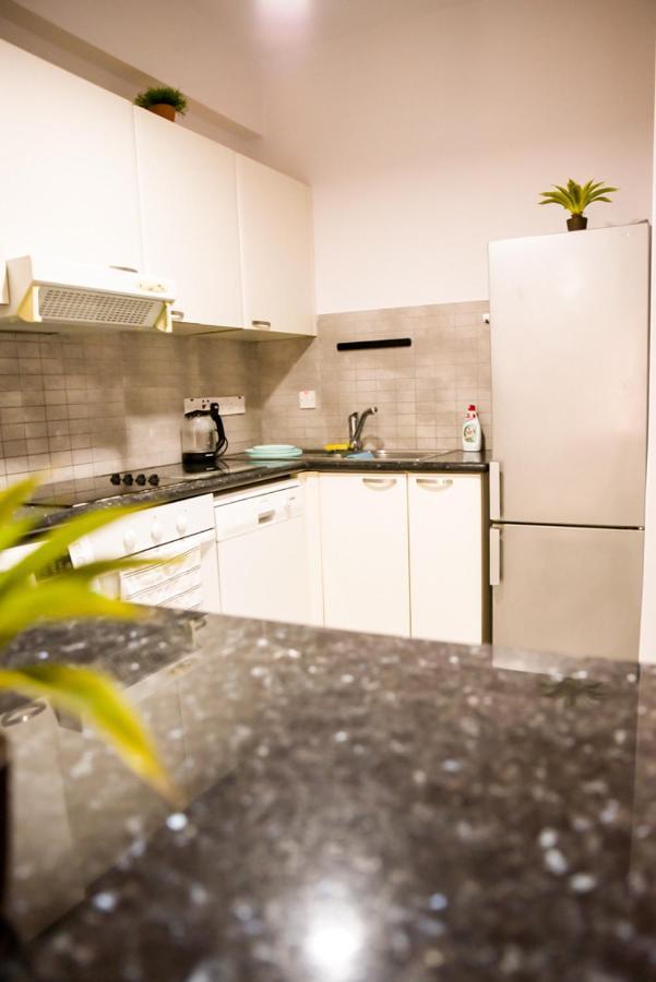 Beautiful Apartment Near The Sea And A Large Private Garden Paphos 外观 照片